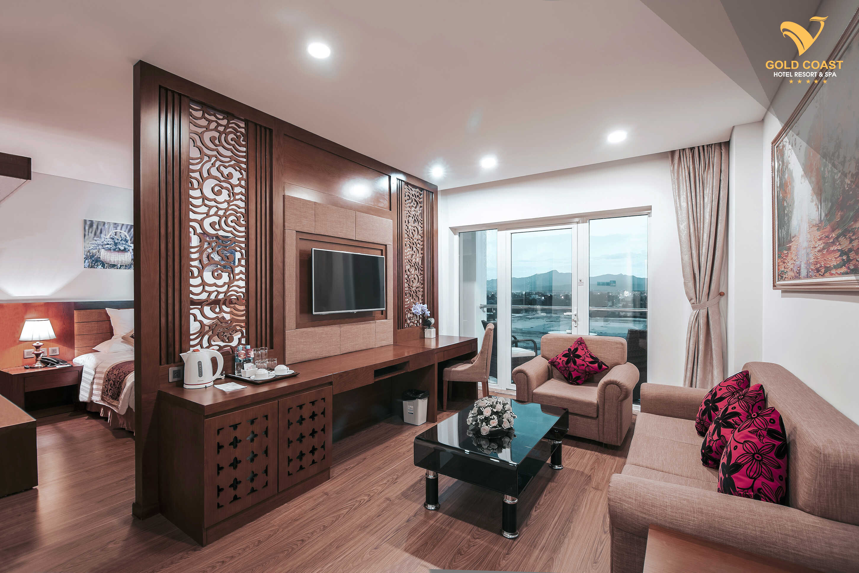 Premier-suite-city-view