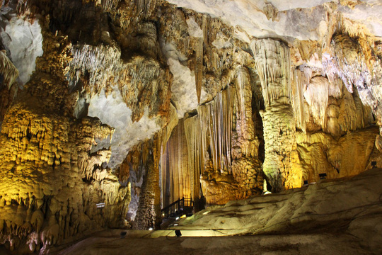 Tour Phong Nha Cave - Paradise Cave