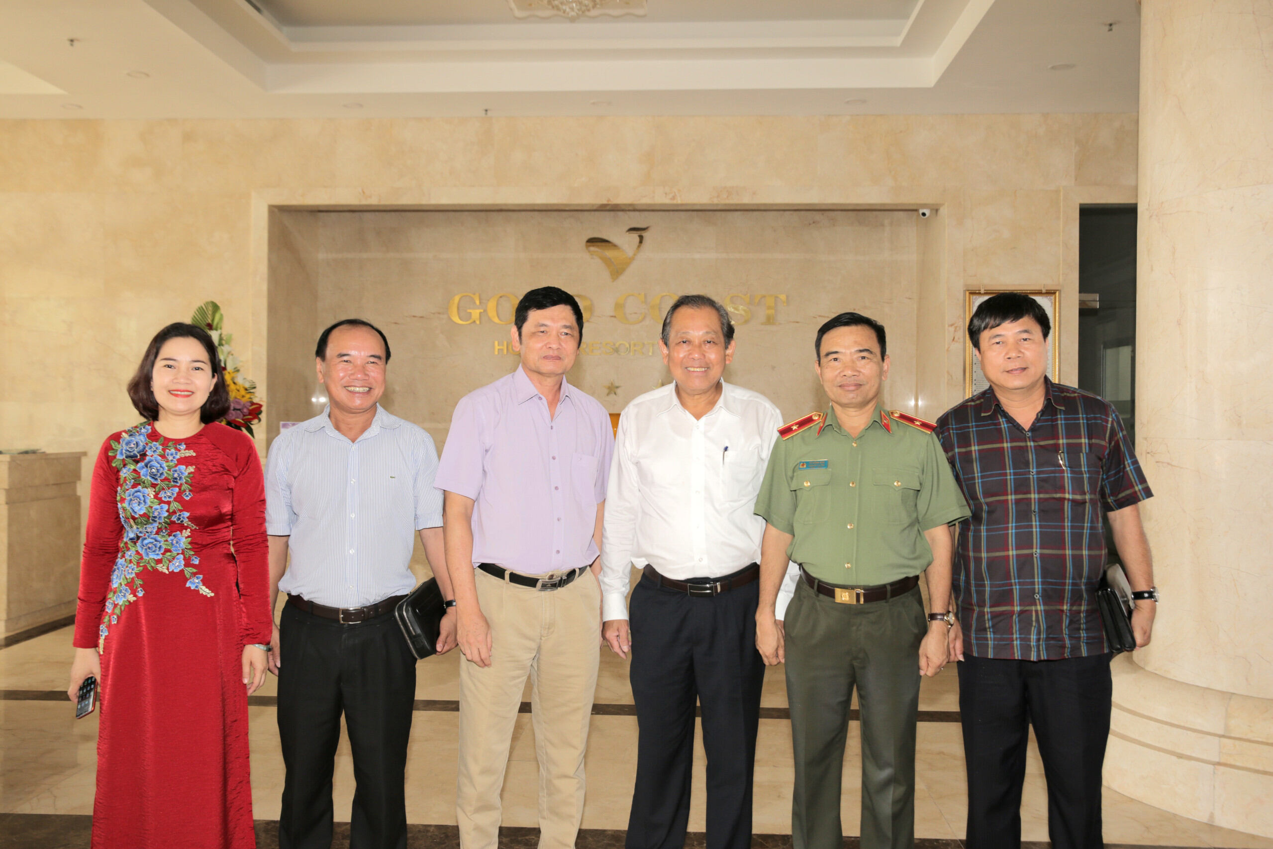 Gold-Coast-Hotel-Resort & Spa-Vinh-dự-đón-tiếp-phó-thủ-tướng-Trương- Hòa- Bình- trong- chuyến- công- tác- tạ-i Quảng- Bình.