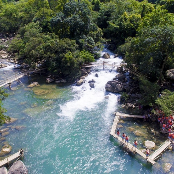 Kham-pha-thung-lung-sinh-ton-hang-thuy-cung