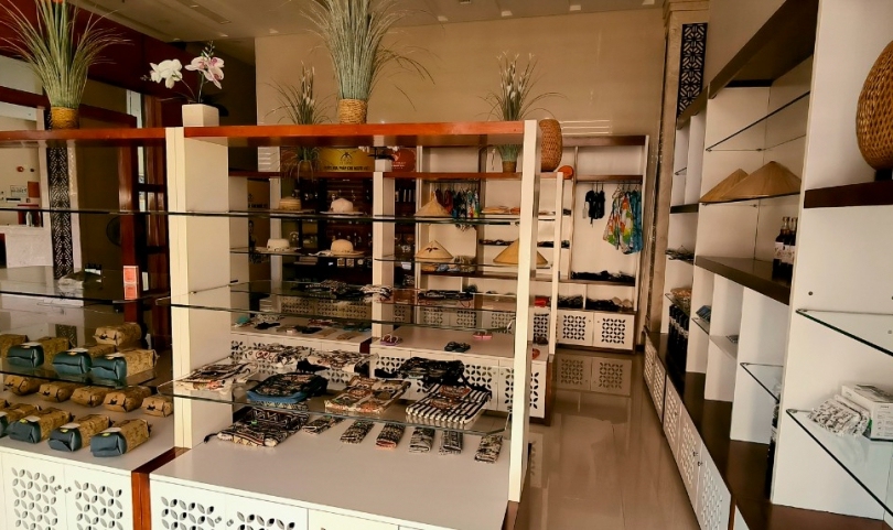 Cửa hàng lưu niệm